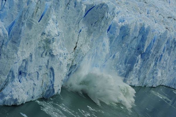 Argentina Patagonia perito moreno calving chris bladon