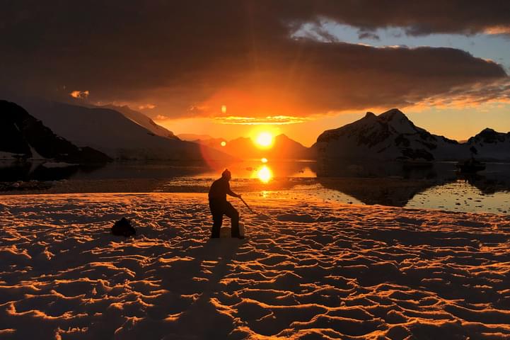 Antarctica camping sunset c Rustyn Mesdag Oceanwide Expeditions