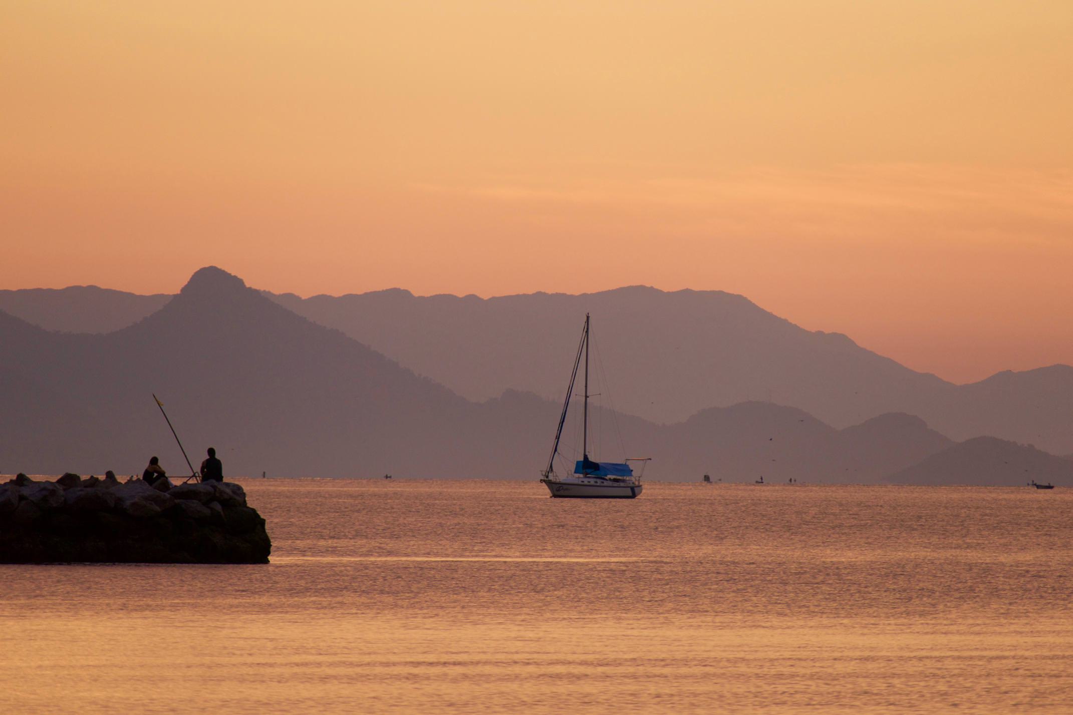 Brazil paraty sunrise over bay copyright pura aventura thomas power