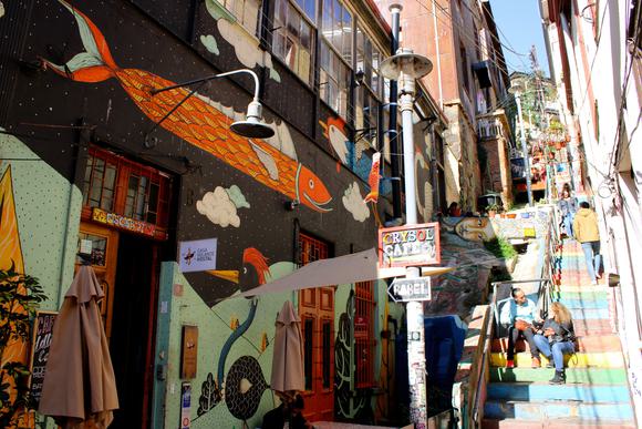 valparaiso colourful street