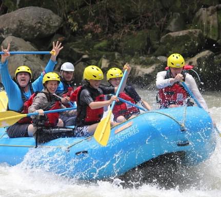 Family rafting, Turrialba