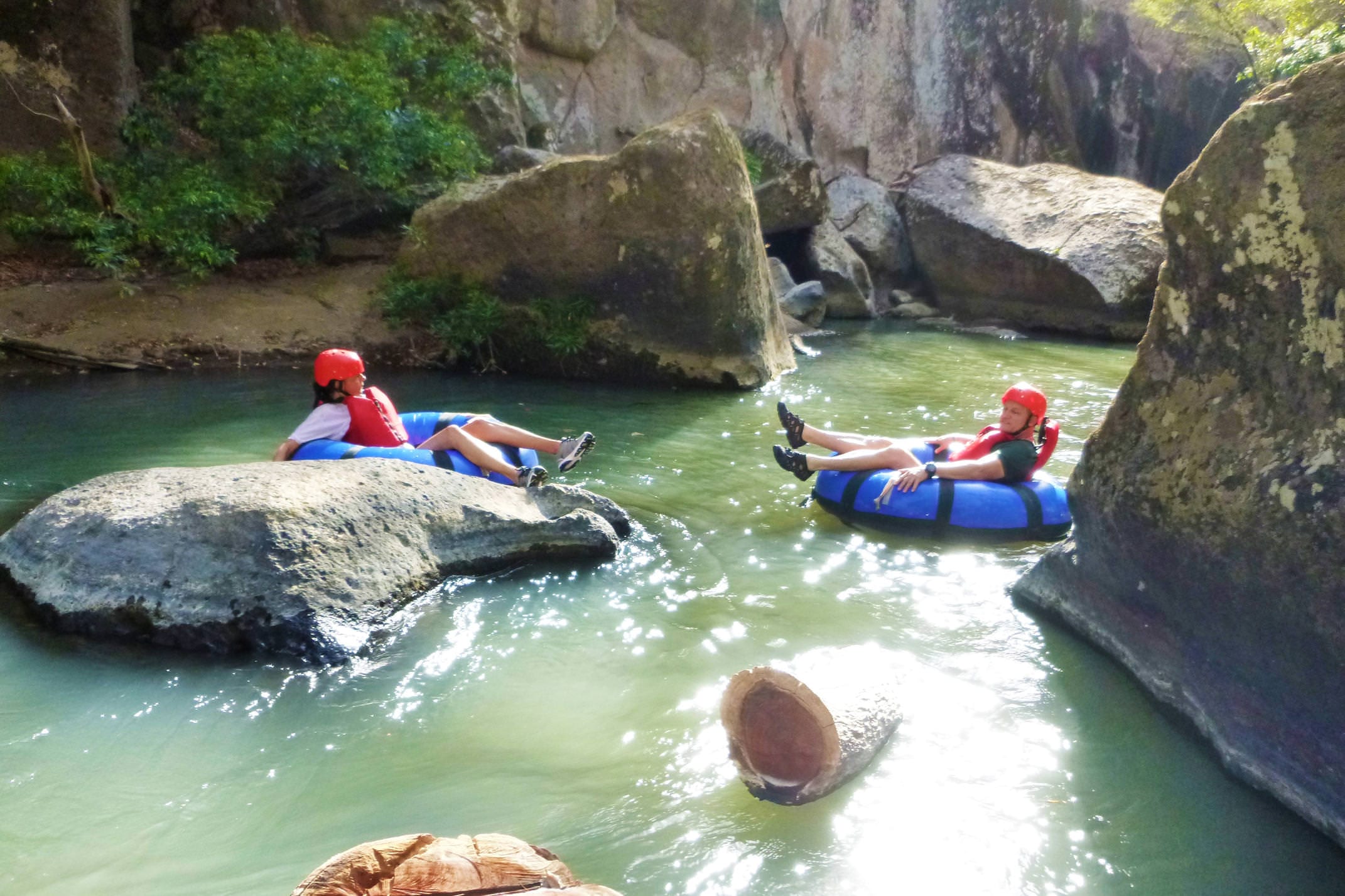 Costa rica tenorio rio perdido relaxed tubing float on rio blanco