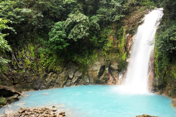 Costa rica tenorio volcano national park rio celeste waterfall 2