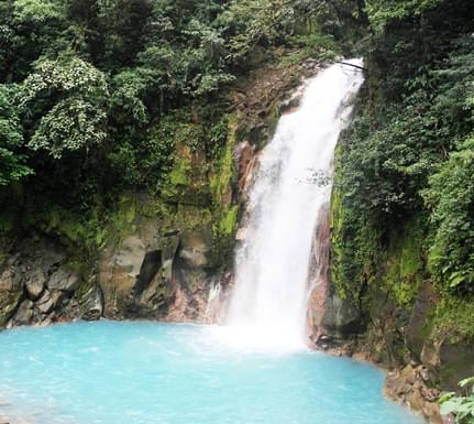 Costa rica tenorio volcano national park rio celeste waterfall
