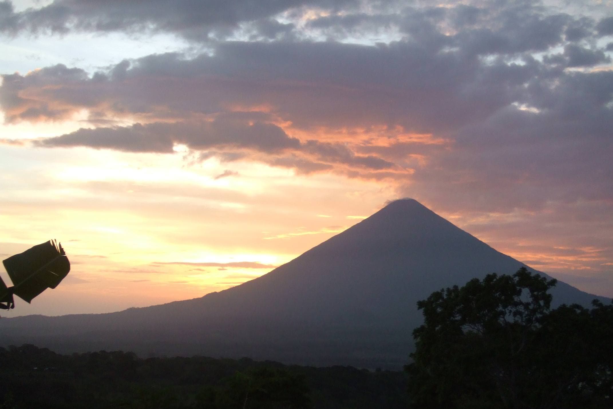 Nicaragua ometepe sunset over maderas volcano