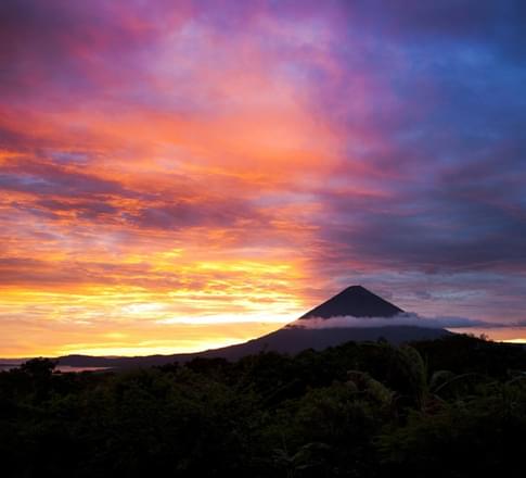 nicaragua ometepe  totoco sunset volcano
