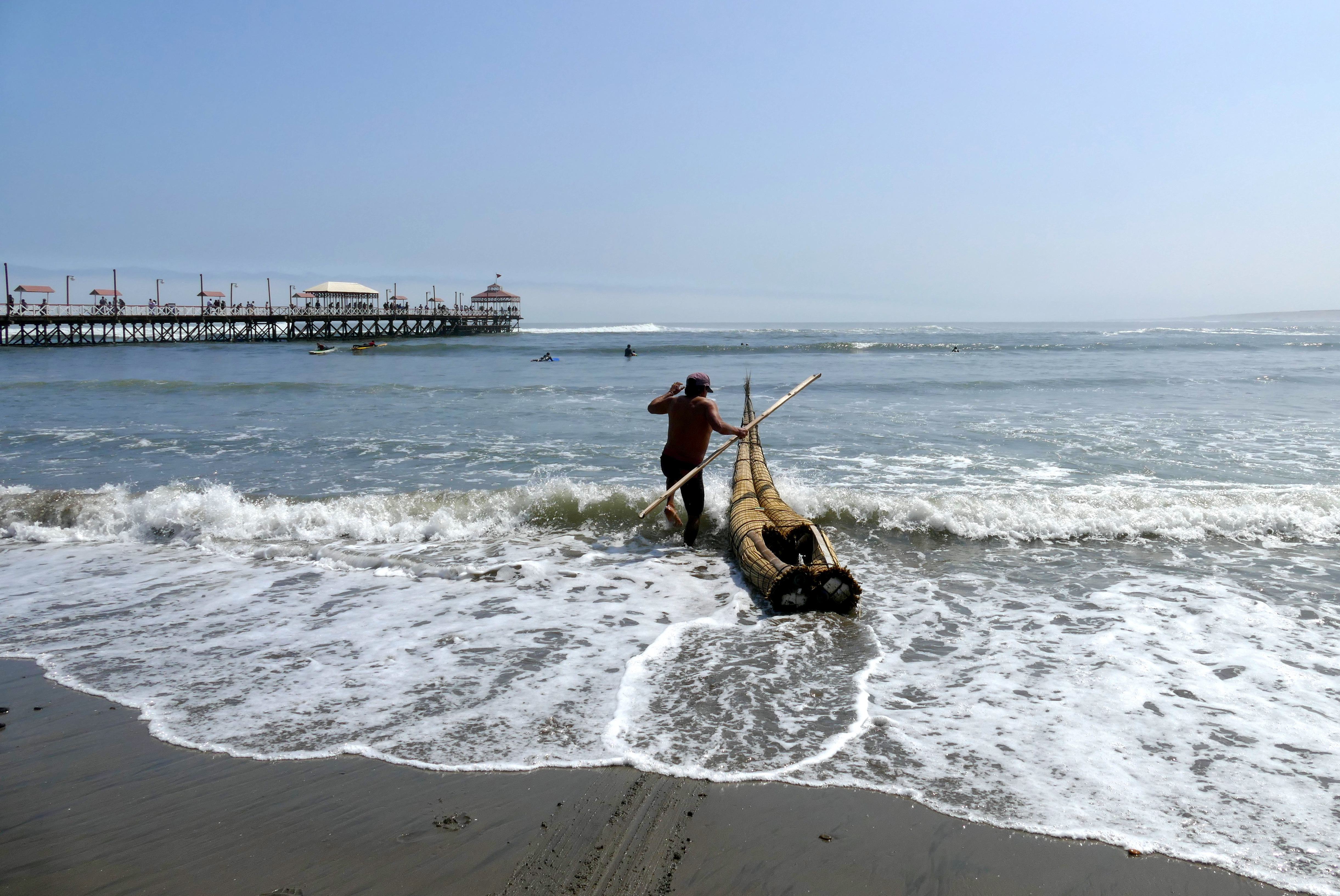 Peru pura aventura tortura reed fishing boat huanchaco 9