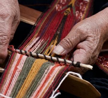weaving loom peru sacred valley