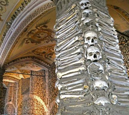 Portugal alentejo evora capela dos ossos detail c diego