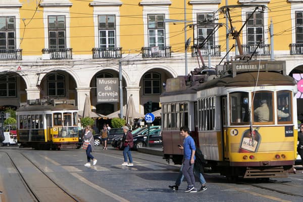 Portugal lisbon baixa praça tramways c diego