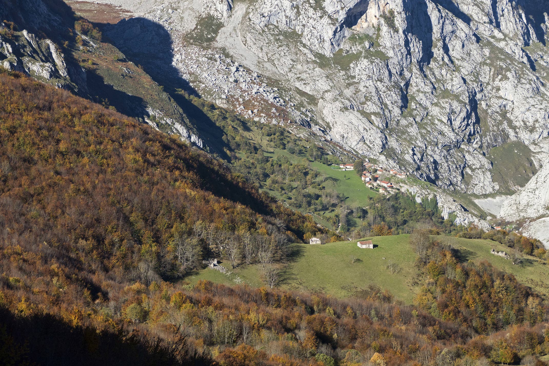 Spain asturias picos de europa bulnes huts autumn fall c diego