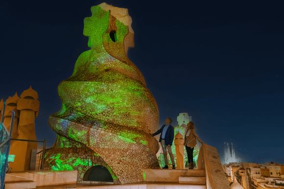 la pedrera at night barcelona gaudi