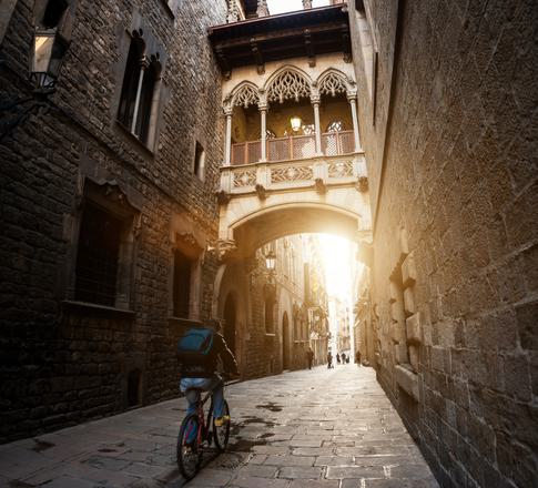 cycling barcelona old town gothic quarter