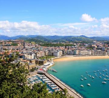 view to la concha bay in san sebastian