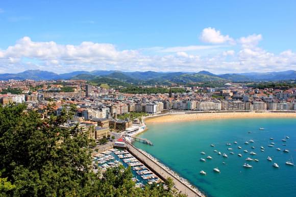 view to la concha bay in san sebastian