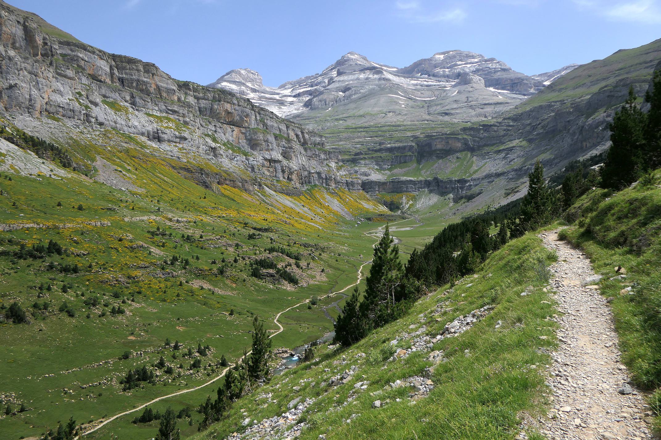 Spain huesca aragon pyrenees ordesa empty trail upper valley monte perdido from faja pelayo c diego