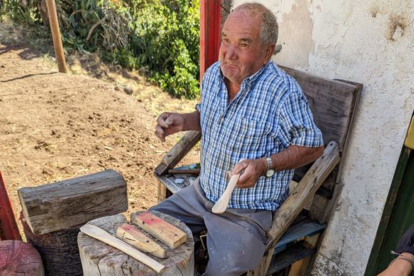 spoon whittling local la gomera