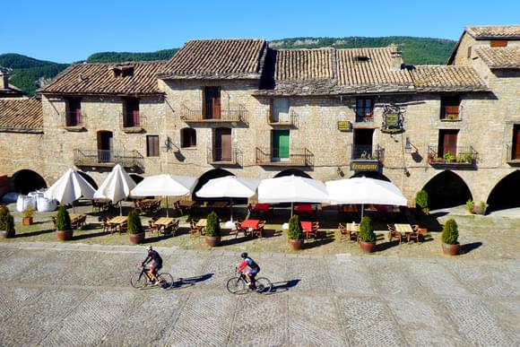 cycling in ainsa in aragon