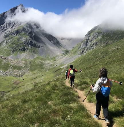 Spain pyrenees family hiking kids c senderos ordesa