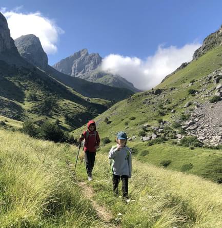 Spain pyrenees family hiking kids mountains c senderos ordesa
