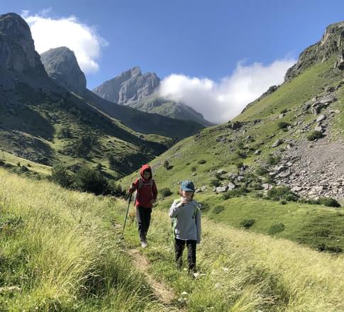 Spain pyrenees family hiking kids mountains c senderos ordesa
