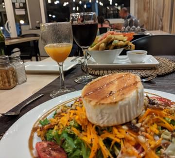 goats cheese salad wine ainsa