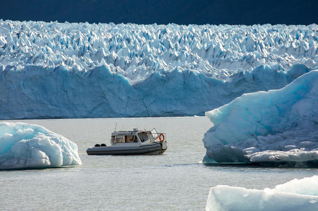 Argentina patagonia calafate perito moreno boat ride nibepo c glaciar sur