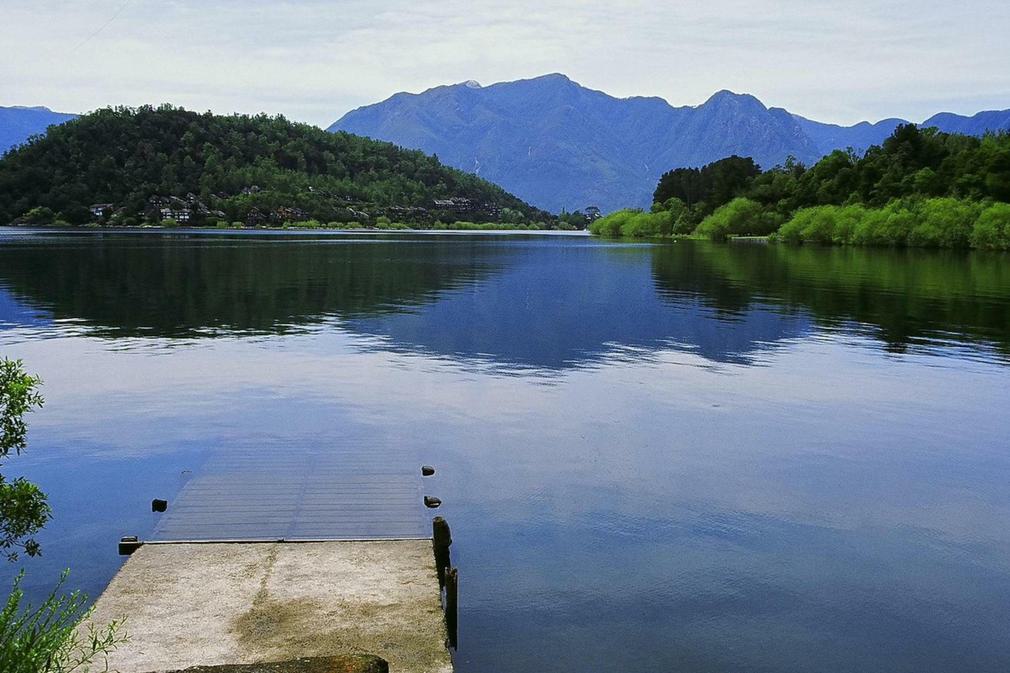 Chile lake district pucon lake villarica20180829 76980 13i8g4z