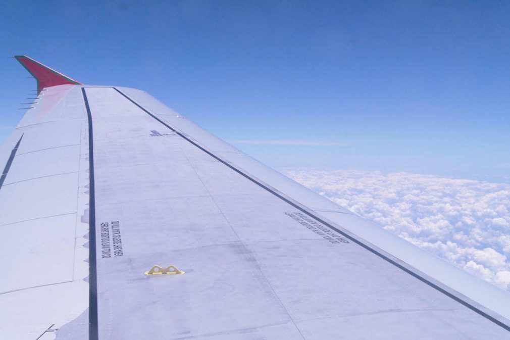 Costa rica plane wing and clouds20180829 76980 5axuc1