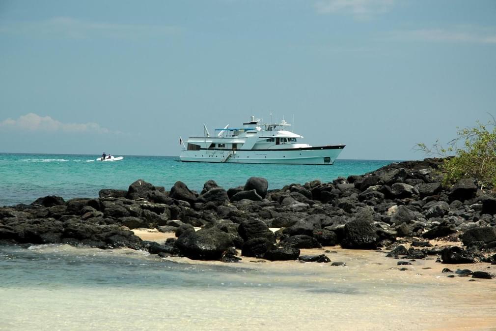 Ecuador galapagos islands beluga yacht20180829 76980 58z6um