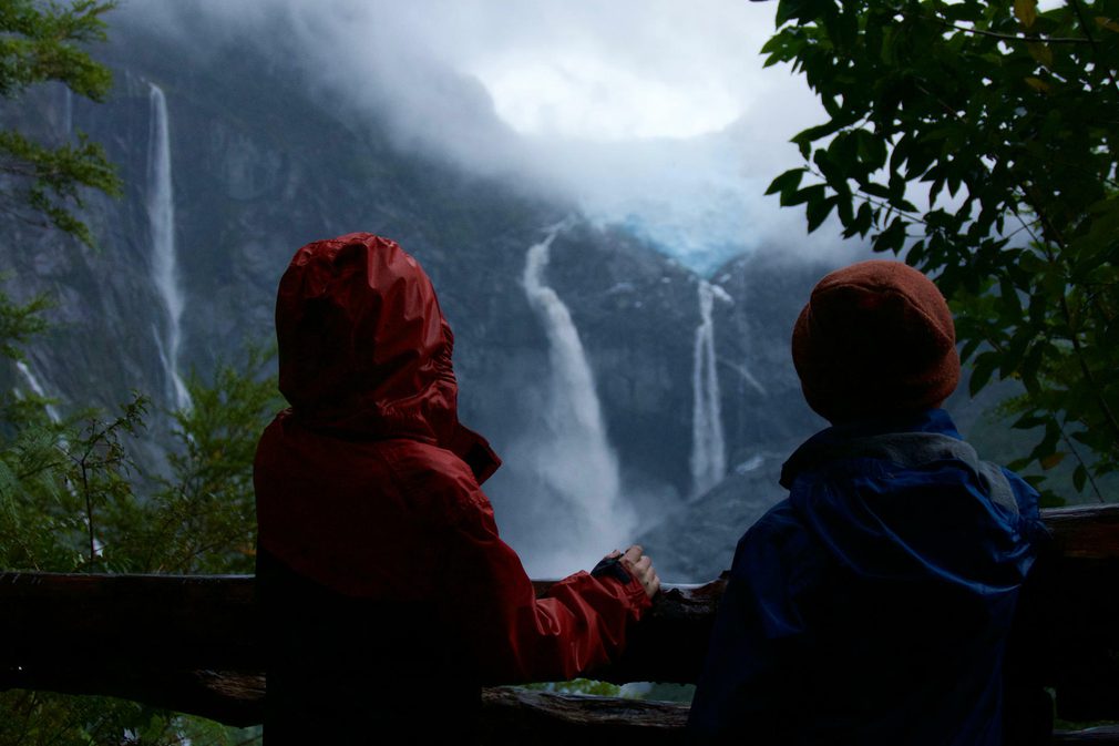 Hanging glacier of queulat20180829 76980 1i06zqg