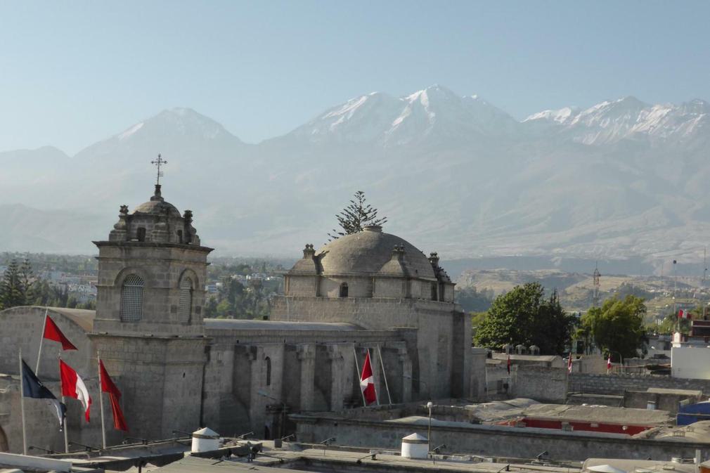 Peru arequipa view of misti volcano from santa catalina convent20180829 76980 1q2uwex