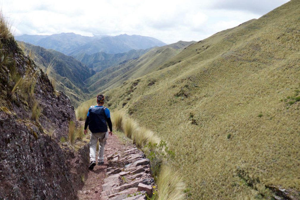 Peru cusco huchuy martin walking 120180829 76980 1t31cu3