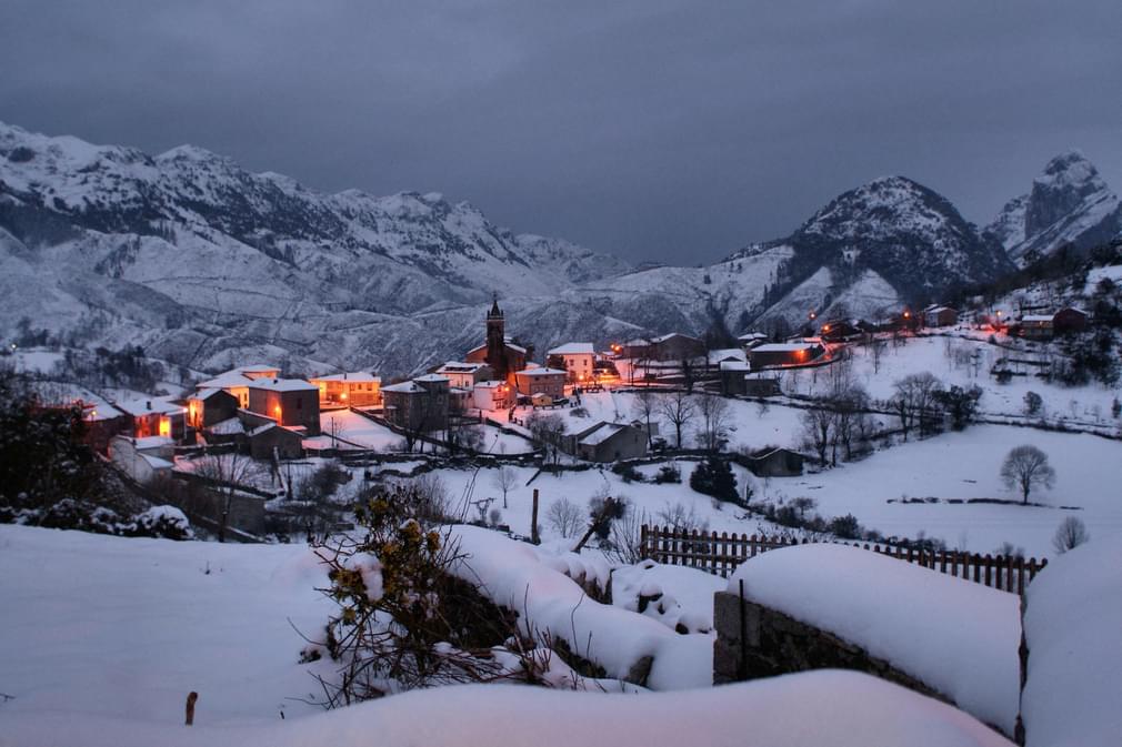 Spain asturias picos de europa alles winter c vitorribeiro