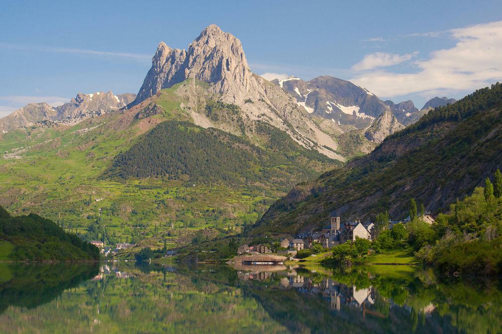 Spain huesca pyrenees tena lanuza c jipolo20180829 76980 1hjtguq