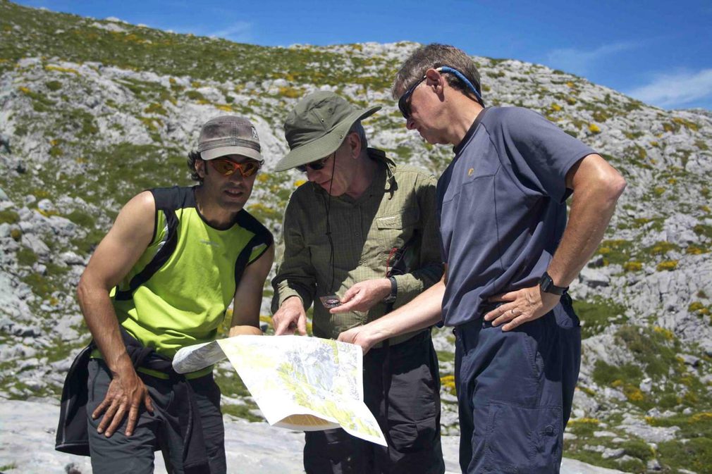 Spain picos de europa pura guide with map320180829 76980 1e7v4mq